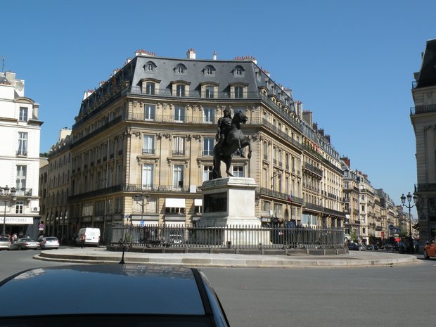  la place des Victoires et la statue de Louis XIV